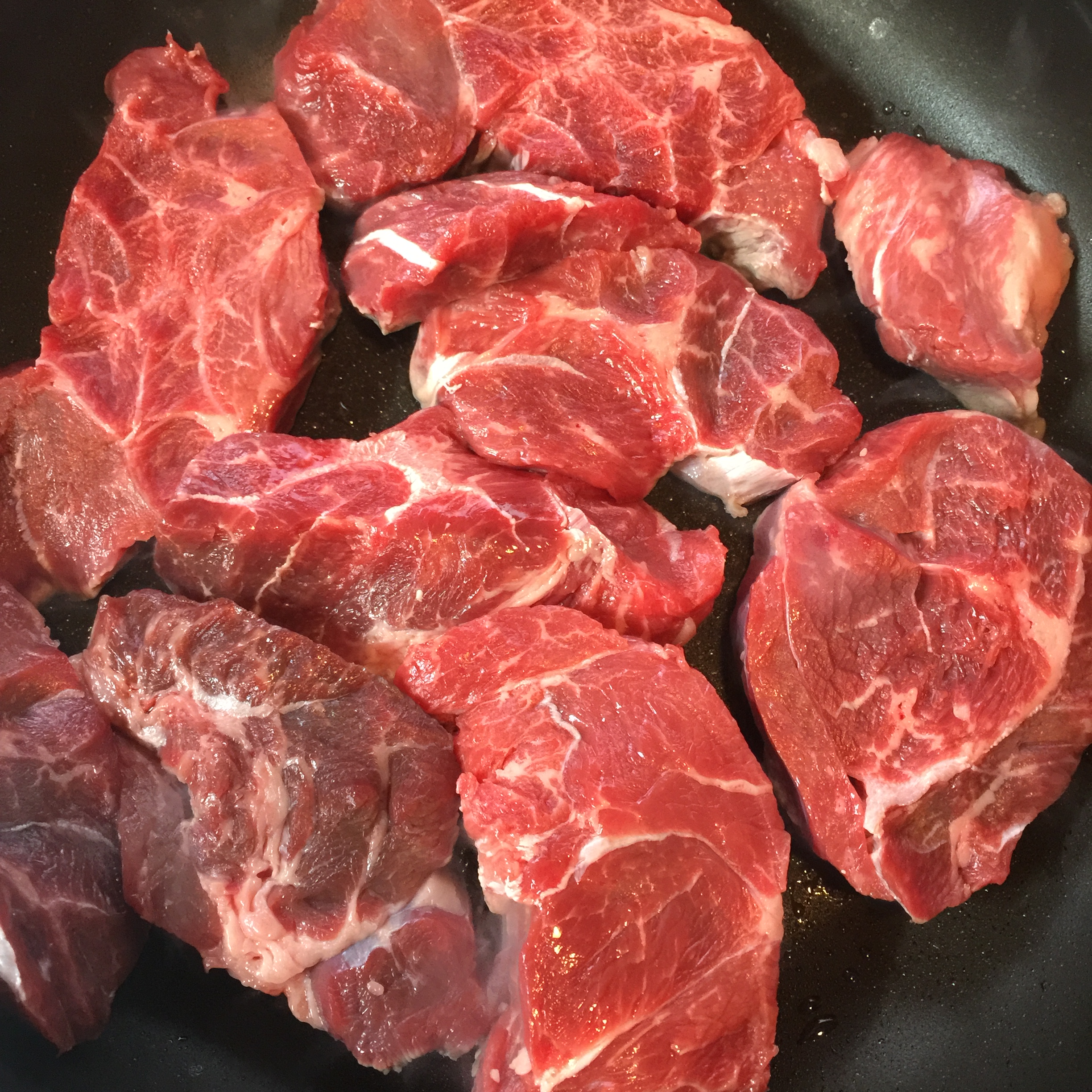 牛スネ肉の赤ワイン煮込み 大皿晩菜